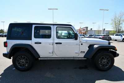 2024 Jeep Wrangler, $31250. Photo 9