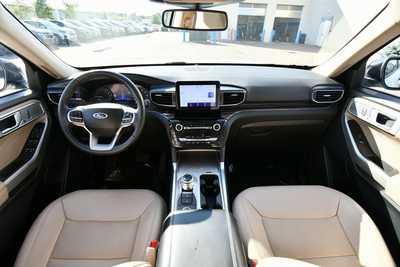 2023 Ford Explorer, $32800. Photo 3