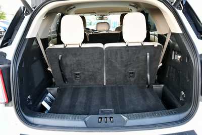 2023 Ford Explorer, $32800. Photo 7