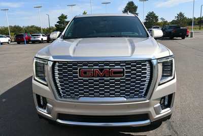 2022 GMC Yukon XL, $62448. Photo 11