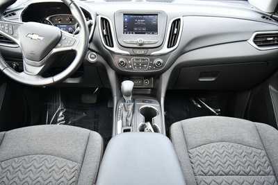 2022 Chevrolet Equinox, $24400. Photo 3