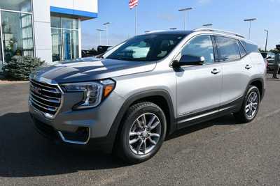 2024 GMC Terrain, $25000. Photo 2