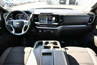 2022 Chevrolet 1500 Crew Cab, $39000. Photo 3