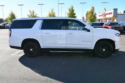 2022 Chevrolet Suburban, $49500. Photo 9