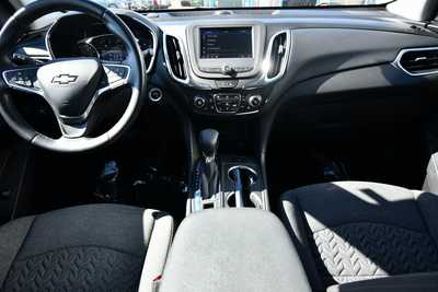 2022 Chevrolet Equinox, $23750. Photo 3