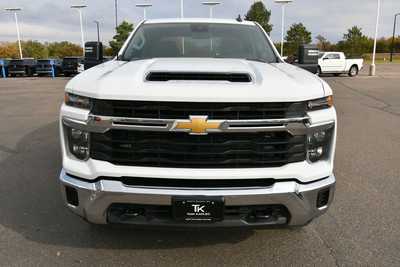2024 Chevrolet 2500 Crew Cab, $53399. Photo 11