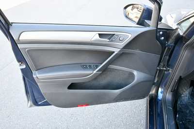 2017 Volkswagen Golf, $9500. Photo 12