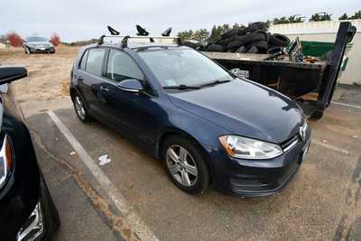 2017 Volkswagen Golf, $9990. Photo 3