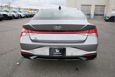 2023 Hyundai Elantra, $19850. Photo 6