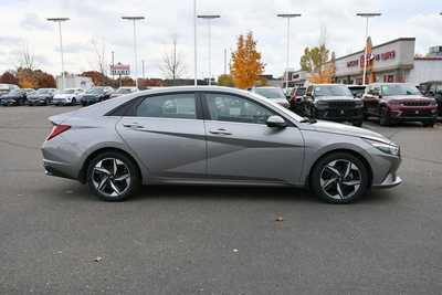 2023 Hyundai Elantra, $19850. Photo 9