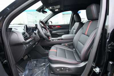 2026 Chevrolet Traverse, $58484. Photo 11