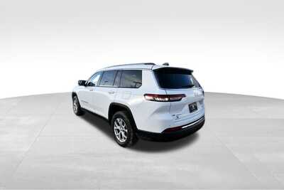 2021 Jeep Grand Cherokee L, $26808. Photo 2