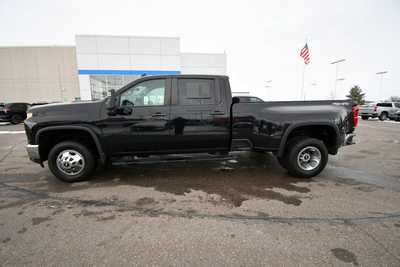 2022 Chevrolet 3500 Crew Cab, $47570. Photo 4