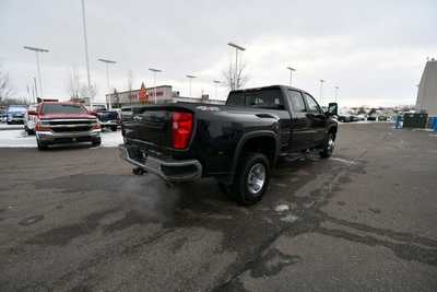 2022 Chevrolet 3500 Crew Cab, $47570. Photo 8