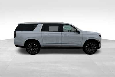 2026 Chevrolet Suburban, $93997. Photo 7