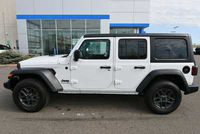 2024 Jeep Wrangler, $31786. Photo 4