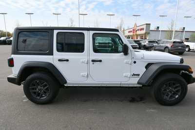2024 Jeep Wrangler, $31786. Photo 9