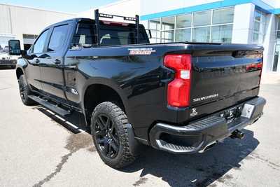 2022 Chevrolet 1500 Crew Cab, $42769. Photo 5