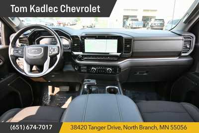 2023 GMC 1500 Crew Cab, $42902. Photo 3