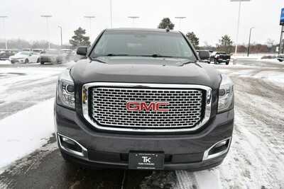 2017 GMC Yukon XL, $19997. Photo 11