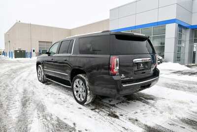 2017 GMC Yukon XL, $19997. Photo 5