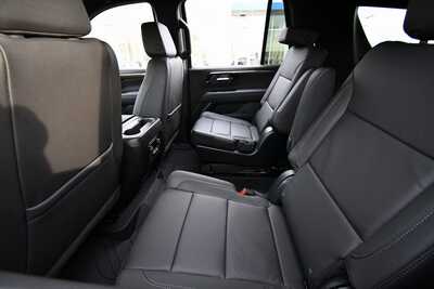 2026 Chevrolet Tahoe, $70572. Photo 12