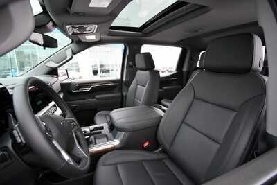 2026 Chevrolet 1500 Crew Cab, $65667. Photo 9