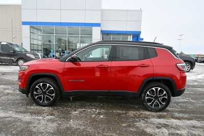 2024 Jeep Compass, $19997. Photo 3