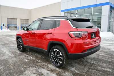 2024 Jeep Compass, $19997. Photo 4