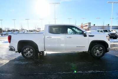 2025 GMC 1500 Crew Cab, $42997. Photo 9