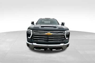 2026 Chevrolet 2500 Crew Cab, $75997. Photo 10