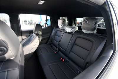 2026 Chevrolet Equinox, $33740. Photo 11