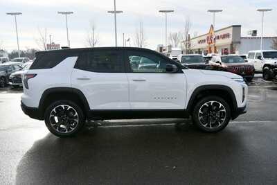 2026 Chevrolet Equinox, $33740. Photo 7