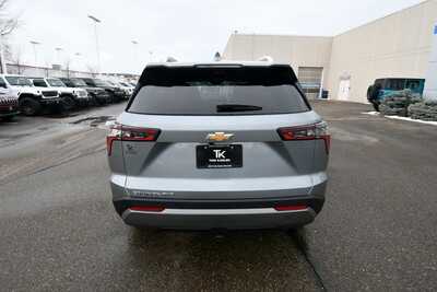 2026 Chevrolet Equinox, $34535. Photo 6