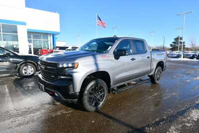 2022 Chevrolet 2500 Crew Cab, $40997. Photo 2