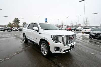 2023 GMC Yukon XL, $57997. Photo 9