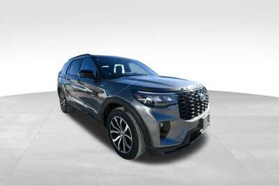 2025 Ford Explorer, $38443. Photo 9