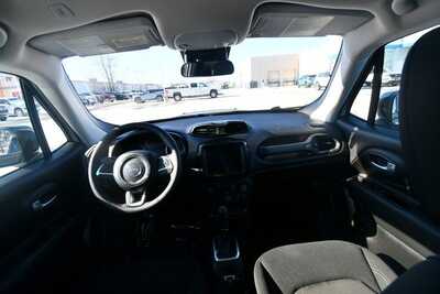 2023 Jeep Renegade, $18535. Photo 3