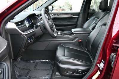 2024 Jeep Grand Cherokee, $25479. Photo 12