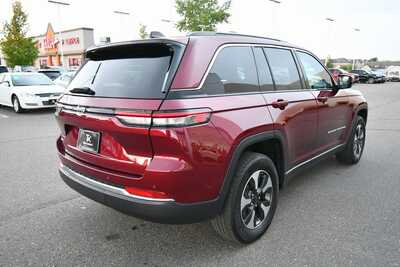 2024 Jeep Grand Cherokee, $25479. Photo 7