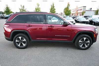 2024 Jeep Grand Cherokee, $25479. Photo 8