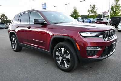 2024 Jeep Grand Cherokee, $25479. Photo 9