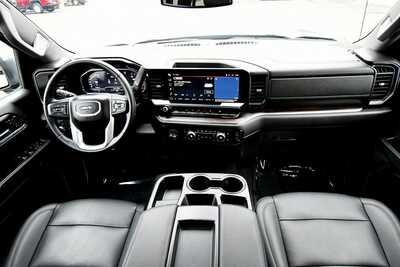 2024 GMC 1500 Crew Cab, $40533. Photo 3