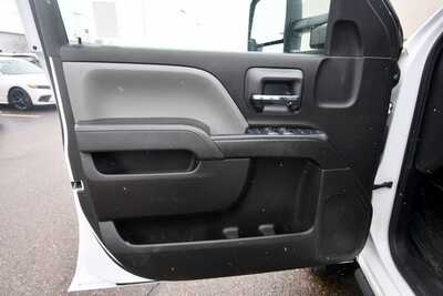 2017 Chevrolet 2500 Crew Cab, $20533. Photo 12