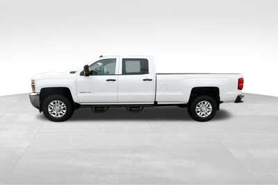 2017 Chevrolet 2500 Crew Cab, $20533. Photo 3