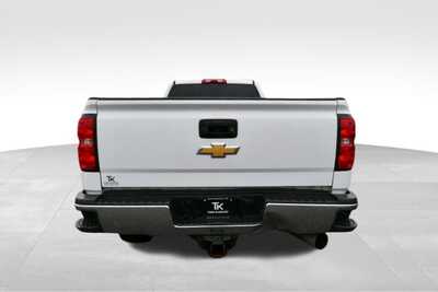2017 Chevrolet 2500 Crew Cab, $20533. Photo 5