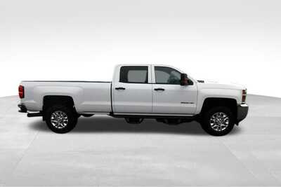 2017 Chevrolet 2500 Crew Cab, $20533. Photo 8