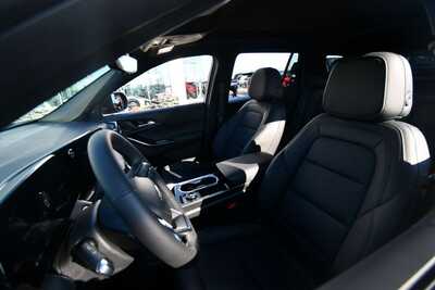 2026 Chevrolet Equinox, $36457. Photo 9