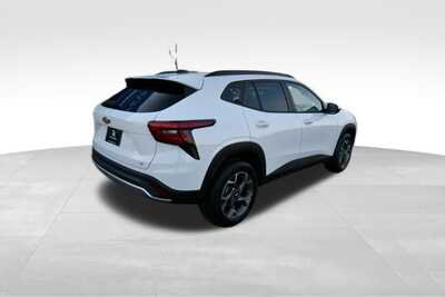 2026 Chevrolet Trax, $24197. Photo 6