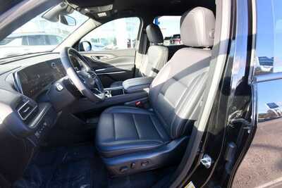 2025 Chevrolet Traverse, $33658. Photo 11